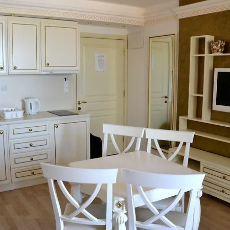 Apartament Golden Rainbow *