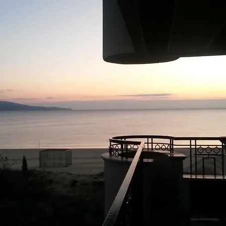 شقة Golden Rainbow